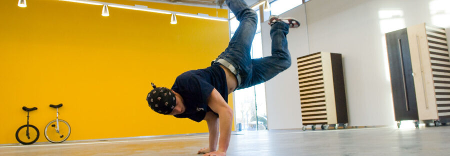 Blaesig Architekten Jugendzentrum Bad Aibling Breakdance