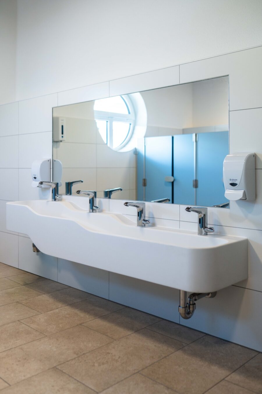 Blaesig Architekten Villa Kunterbunt Kinder WC